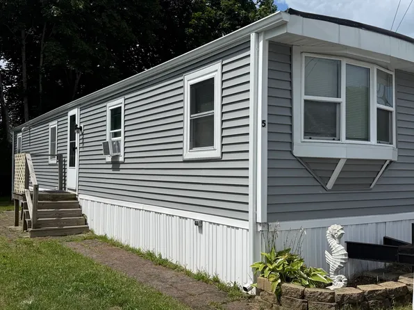 5 Sean Cir, East Wareham, MA 02538