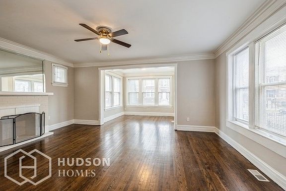 2nd image of 5327 W Congress Pkwy Unit 1