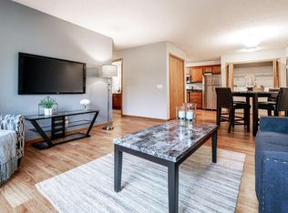 1777 10th St SE APT 5, Forest Lake, MN 55025