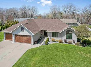 3043 Harbor Winds Dr, Suamico, WI 54173