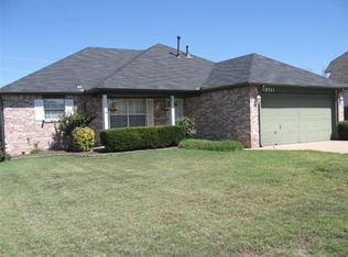 19511 E 37th St S, Broken Arrow, OK 74014