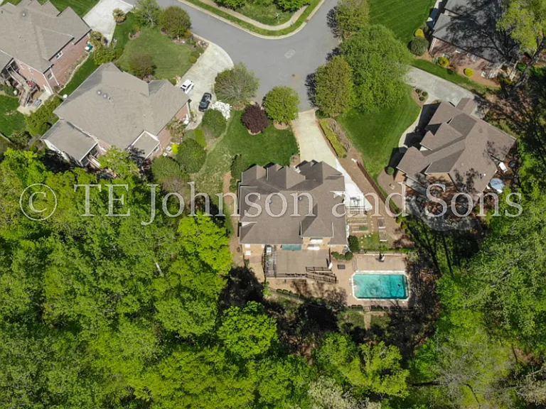 1112 Oakencroft Ct — Photo 68