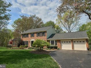 336 Club View Dr, Great Falls, VA 22066