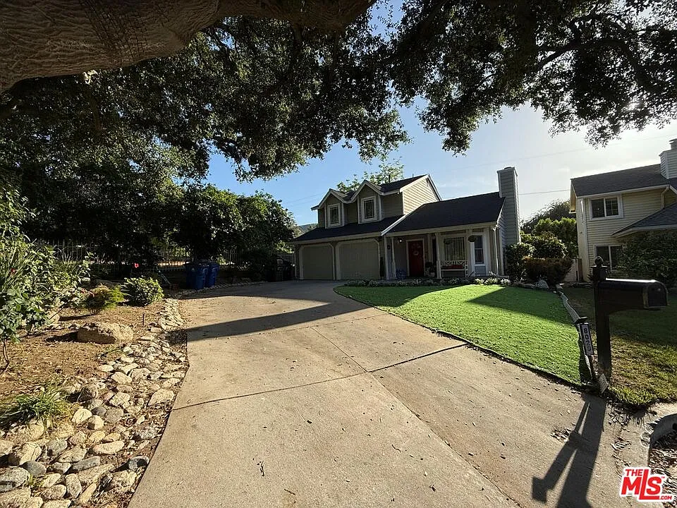 3 bed, 3.0 bath, 1586 sqft, $4,800 — Photo 2