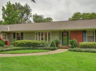 9530 Windsor St, Overland Park, KS 66206