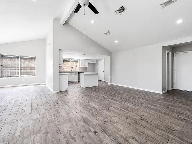 14315 Swanfield Dr — Photo 5