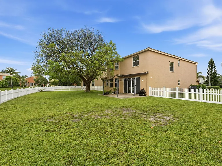 2753 Misty Oaks Cir — Photo 44