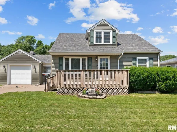 2207 4th St #A, East Moline, IL 61244