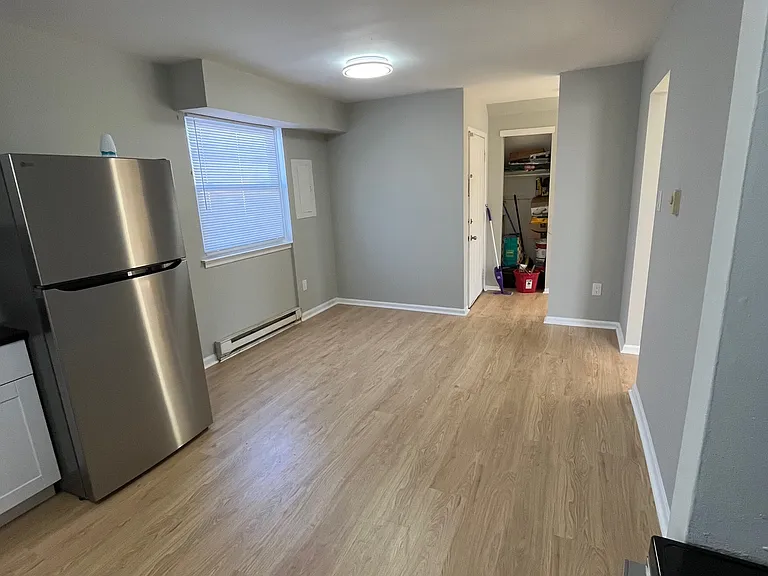 50 Hampshire Rd — Photo 4