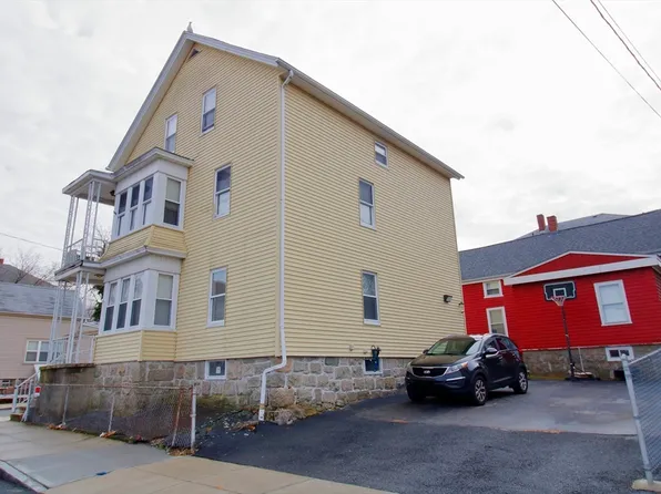 571 Slade St, Fall River, MA 02724