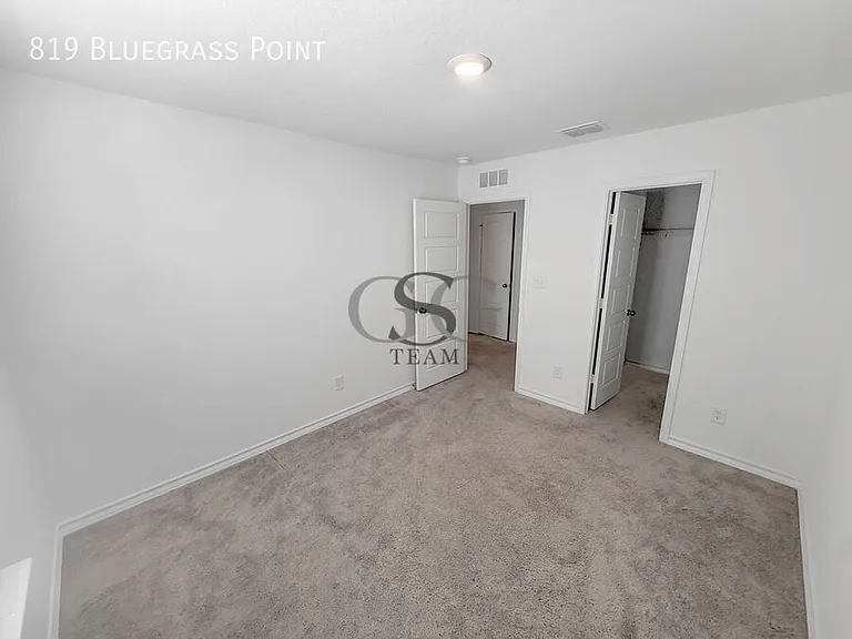 819 Bluegrass Point — Photo 11