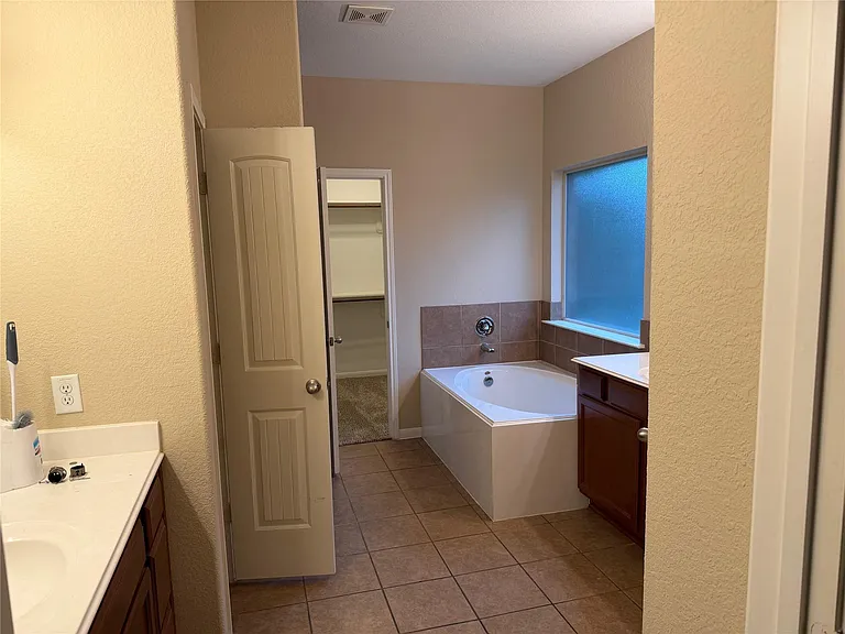 98 Black Swan Pl — Photo 13