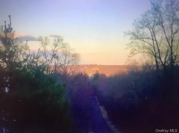 15 Badi Dr, Nyack, NY 10960