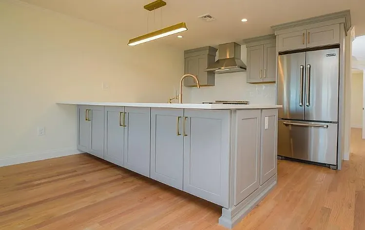 4 bed, 2100 sqft, $5,990 — Photo 2
