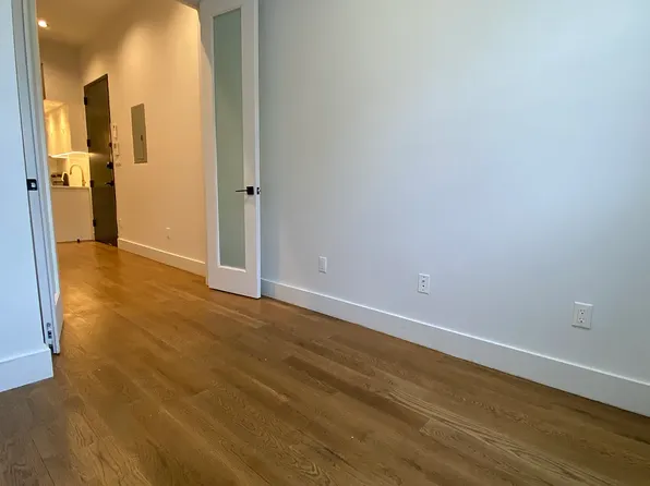 1334 Gates Avenue image 5 of 9