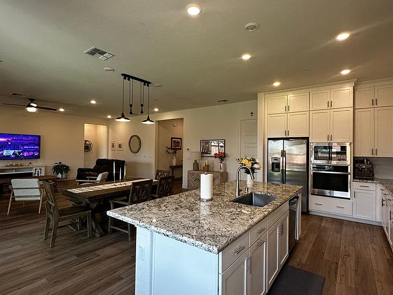 2305 Banks Dr — Photo 6