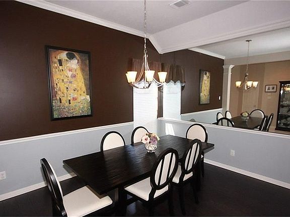 Inviting Formal Dining