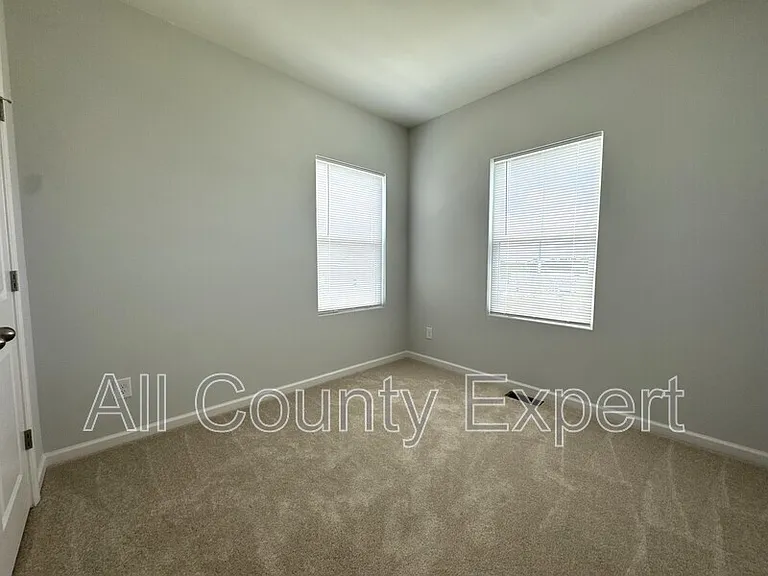 2817 Beacon Bend Xing — Photo 22