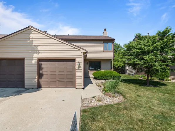 2417 Morrissey Park Dr, Champaign, IL 61821