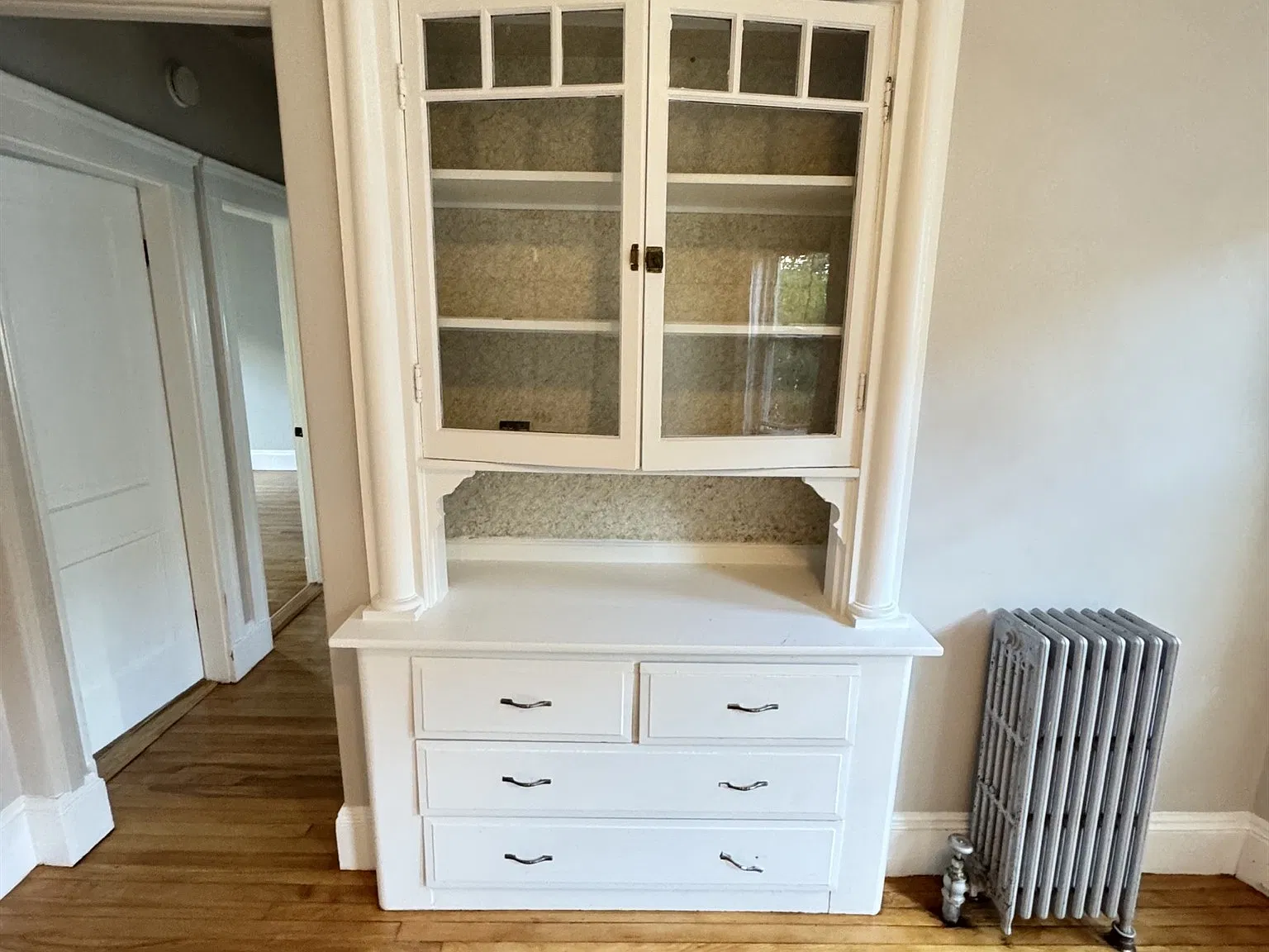 2 bed, 900 sqft, $3,300 — Photo 4