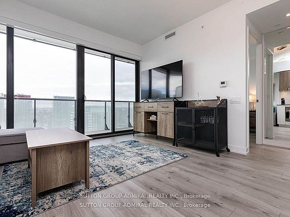 5th image of 161 Roehampton Ave #3501