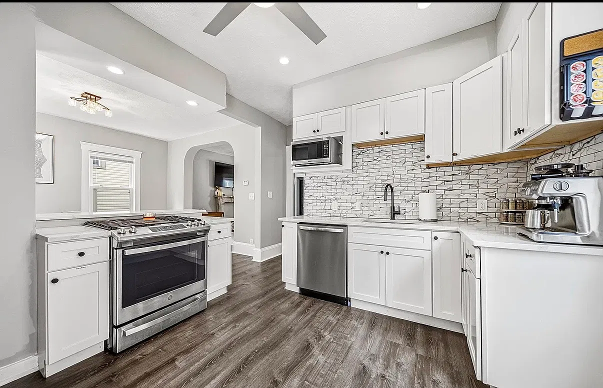 4 bed, 2812 sqft, $2,600 — Photo 2