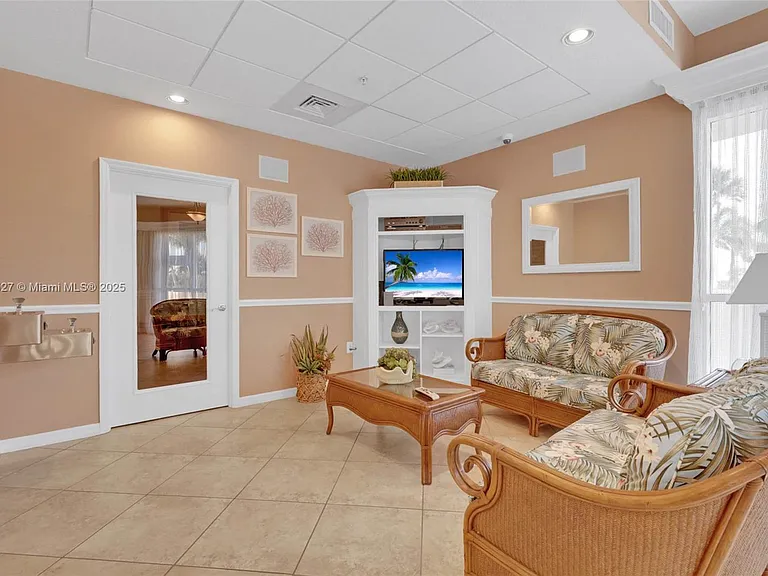 5051 N Highway A1A #6 — Photo 45
