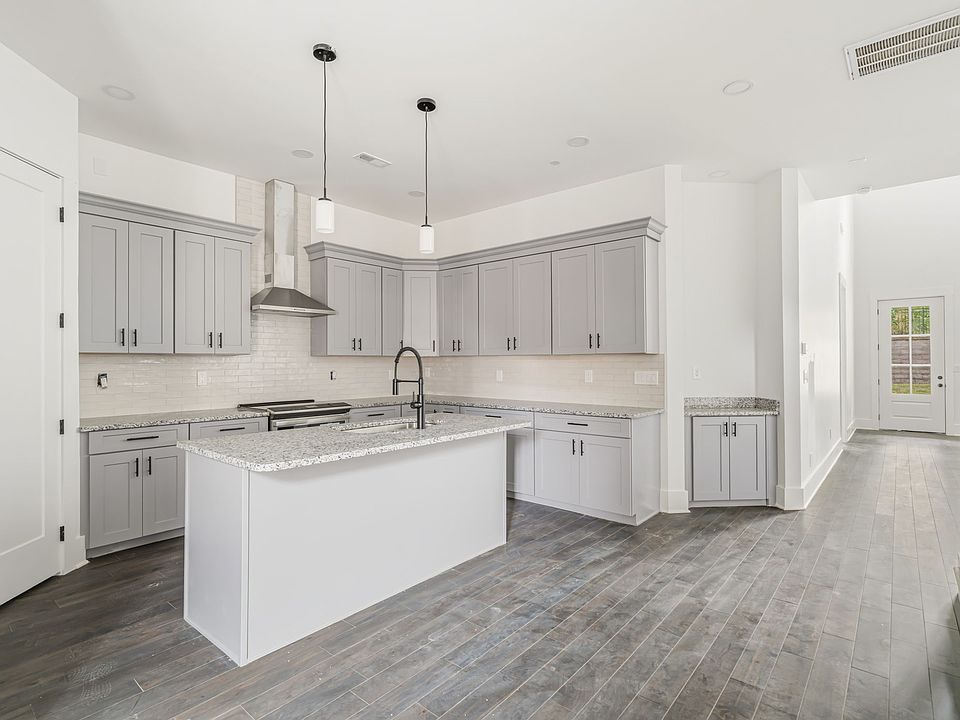 1st image of 623 October Glory Ln
