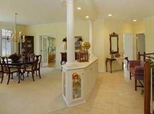 433 Waycliffe Dr N, Wayzata, MN 55391