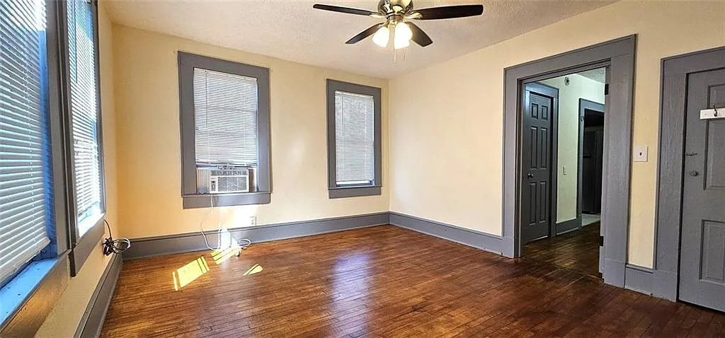 1 bed, 1.0 bath, 3304 sqft, $1,350 — Photo 2