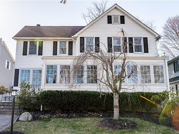 2nd image of 240 Albany Ave