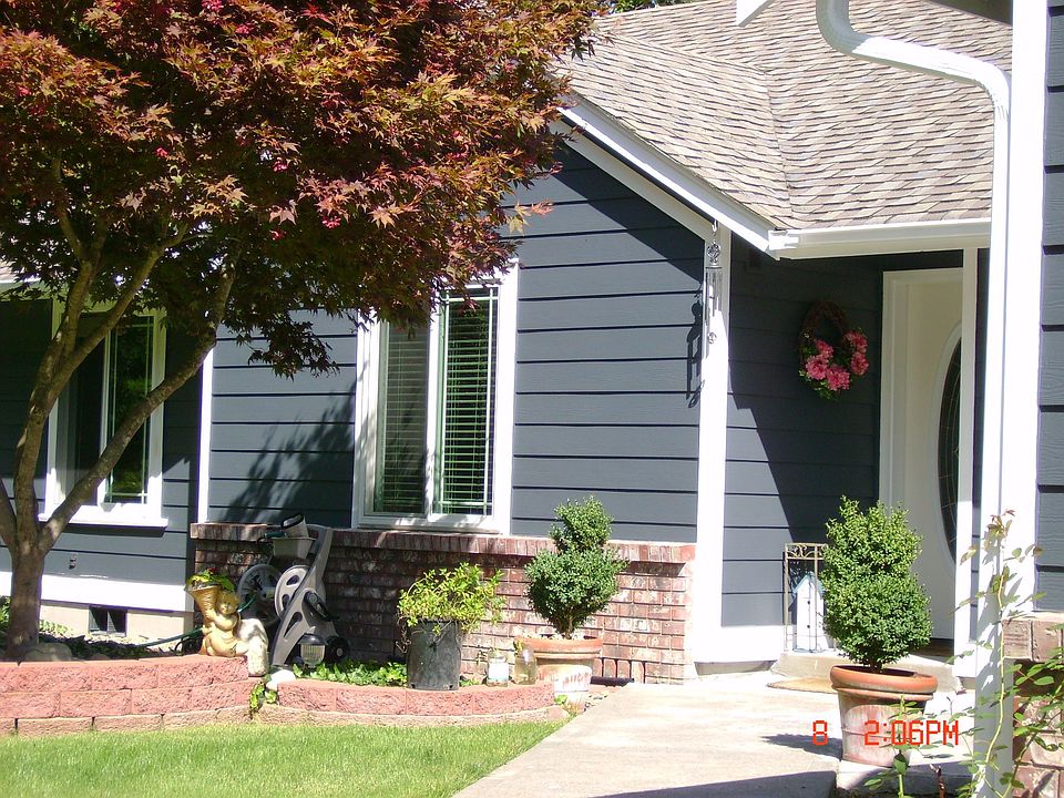 Sidewalk to Main entrance