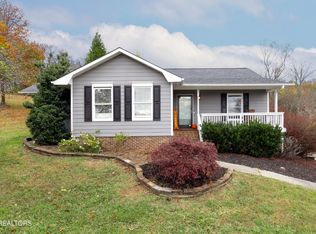 905 Pinewood Cir, Morristown, TN 37814