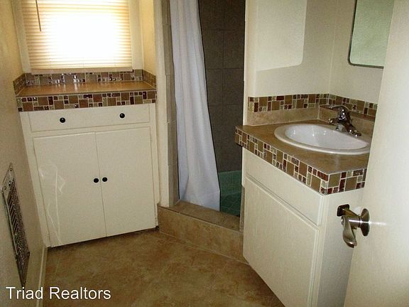 5th image of 73524 Buena Vista Dr
