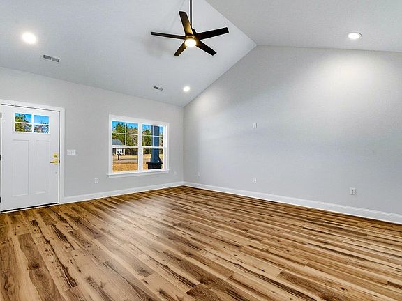 5th image of 409 St. John Rd.