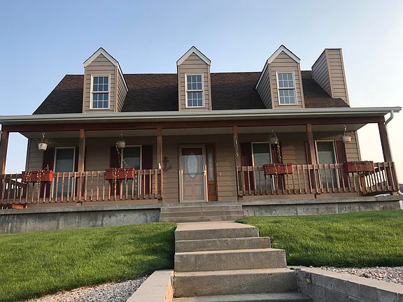 2nd image of 1375 Clark Dr