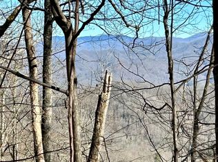 25 Maltese Way, Whittier, NC 28789