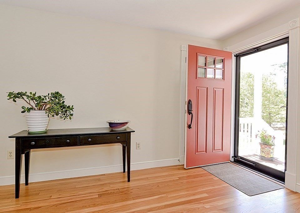 24 Warren St, Upton, MA 01568 Zillow