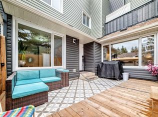 36 E Glamis Grn SW #117, Calgary, AB T3E 6V1