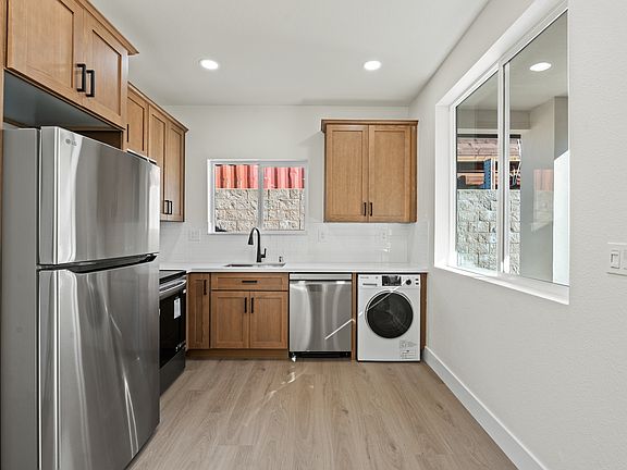 3rd image of 3109 29th Ave #3