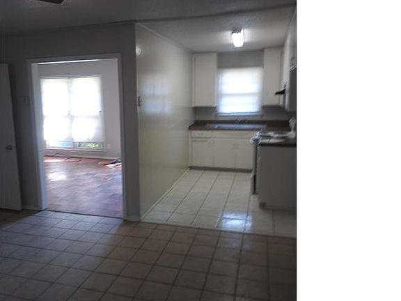 3rd image of 5211 Greensboro Dr