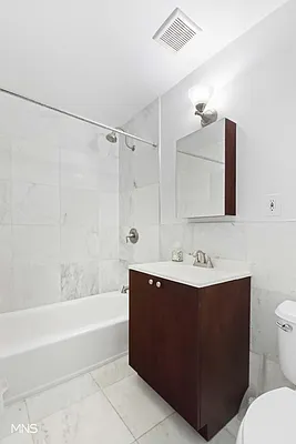 Rented by MNS | media 10