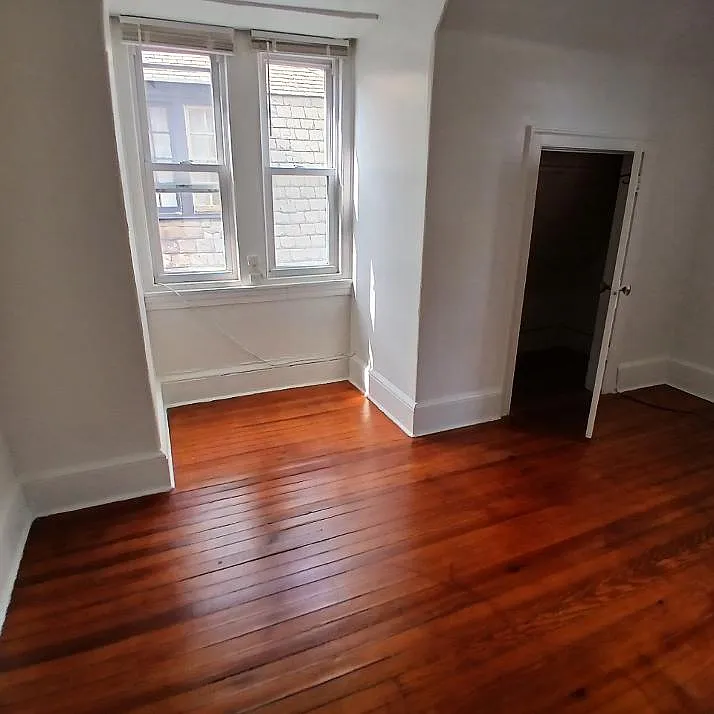 1 bed, 1000 sqft, $1,200 — Photo 4
