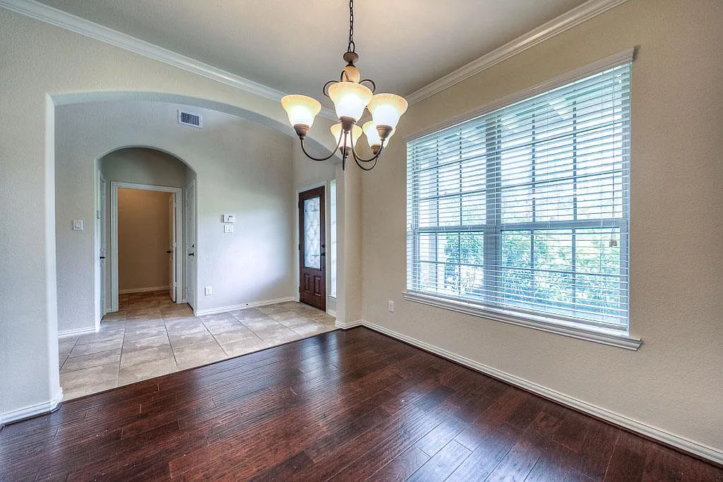 4 bed, 3.5 bath, 2617 sqft, $3,200 — Photo 4