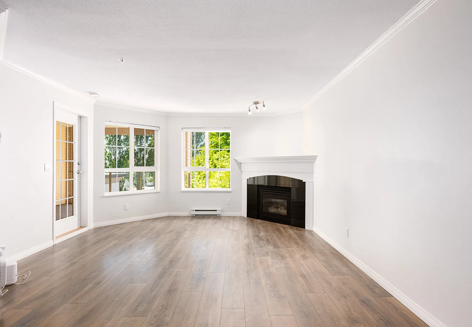 1 bed, 717 sqft, $2,400 — Photo 4