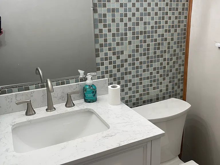 1403 E Main St — Photo 11