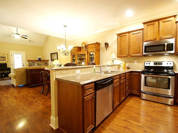 3rd image of 2012 Croyden Cir #A