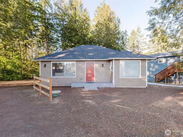 10229 Frontier Place NW, Silverdale, WA 98383