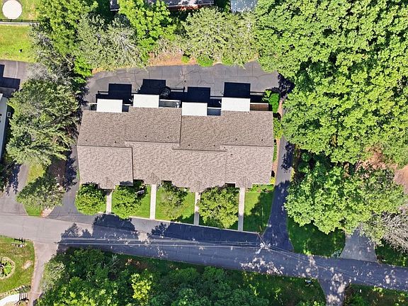 4th image of 409 Hurst Cir