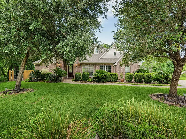 226 Jade Point — Photo 43